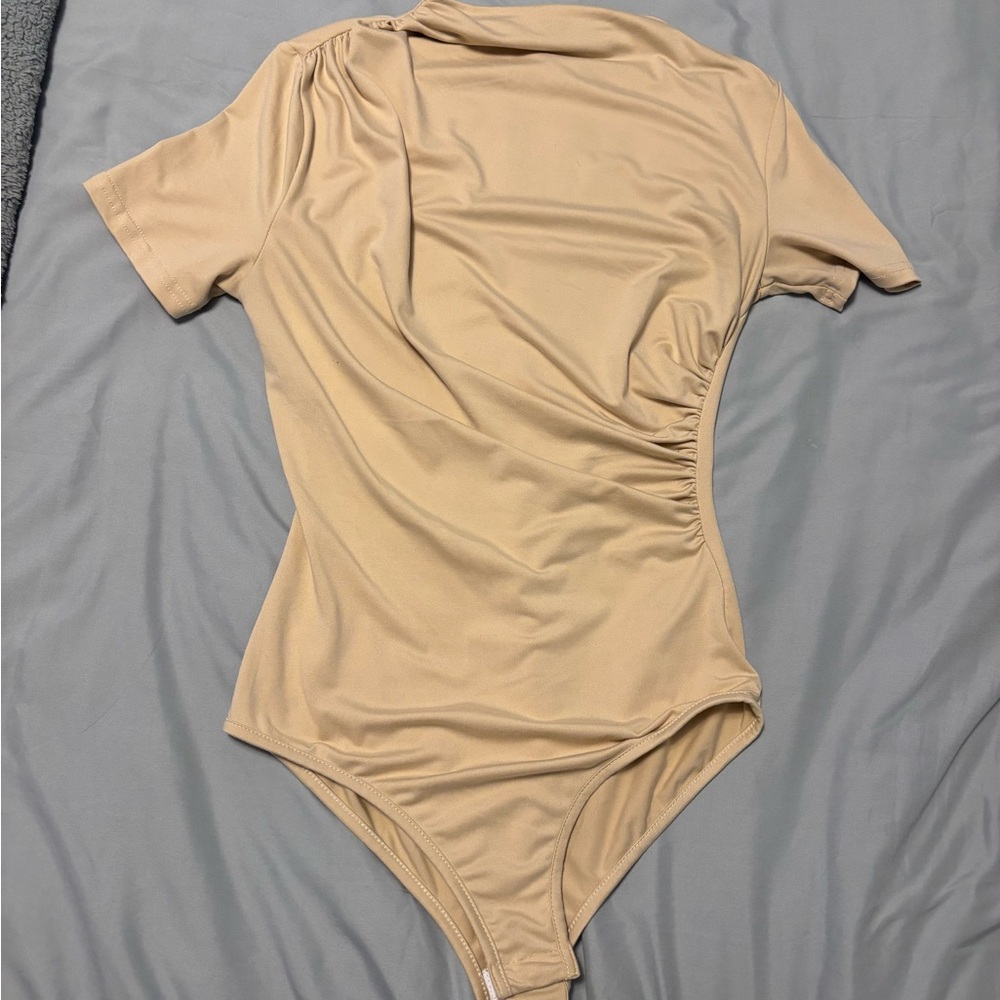 SHEIN Beige Short Sleeve Ruched One-Piece Bodysuit